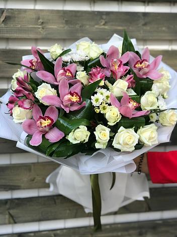 Букет цветов из: Розы и Хризантемы в Усогорске